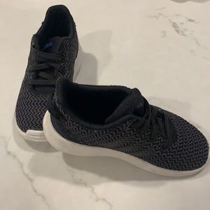 Toddler boys Adidas  sneakers size 9t